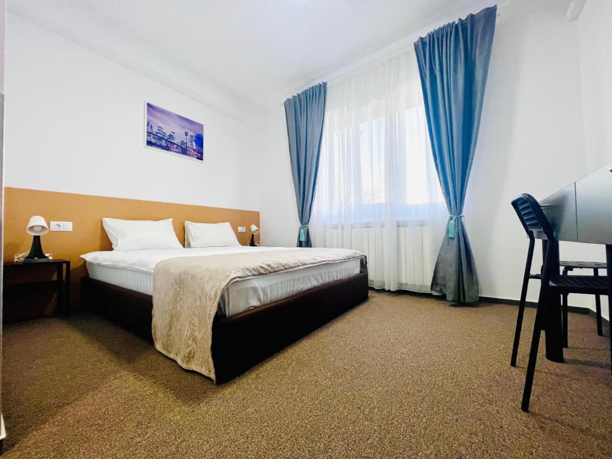 Stef Rooms Tirgu Frumos ภายนอก รูปภาพ