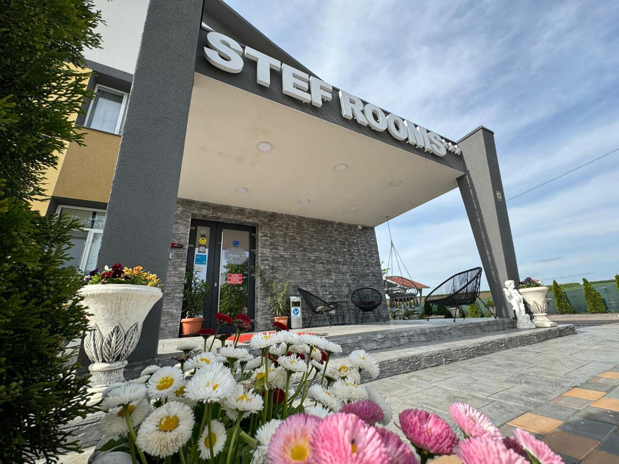 Stef Rooms Tirgu Frumos ภายนอก รูปภาพ